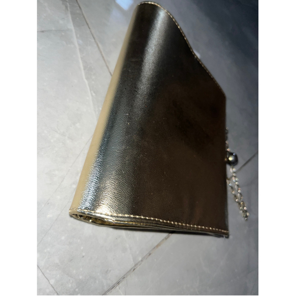Vintage Gold Metallic Clutch with Chain - Picture 4 of 9